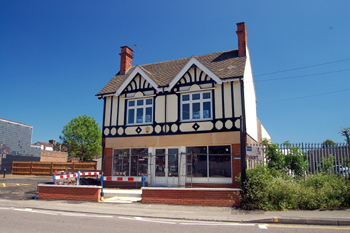 The former Royal Oak Round Green (a later building than that of 1867) June 2010